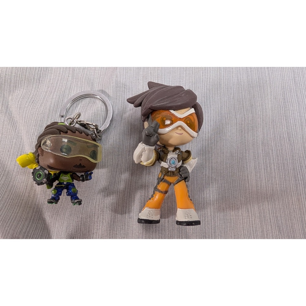 Blizzard Overwatch Tracer Figure & Lucio Keychain DRM191024 Mini Vinyl Lot